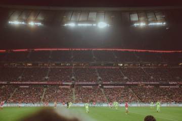 18岁亚马尔身价破4亿，老将哈兰德被甩开，足球估值逻辑变了（配图示意）