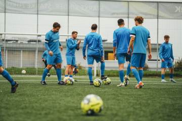 FIFA成立商业子公司，吸引投资！欧足联反对，考虑抵制世界杯！（配图示意）